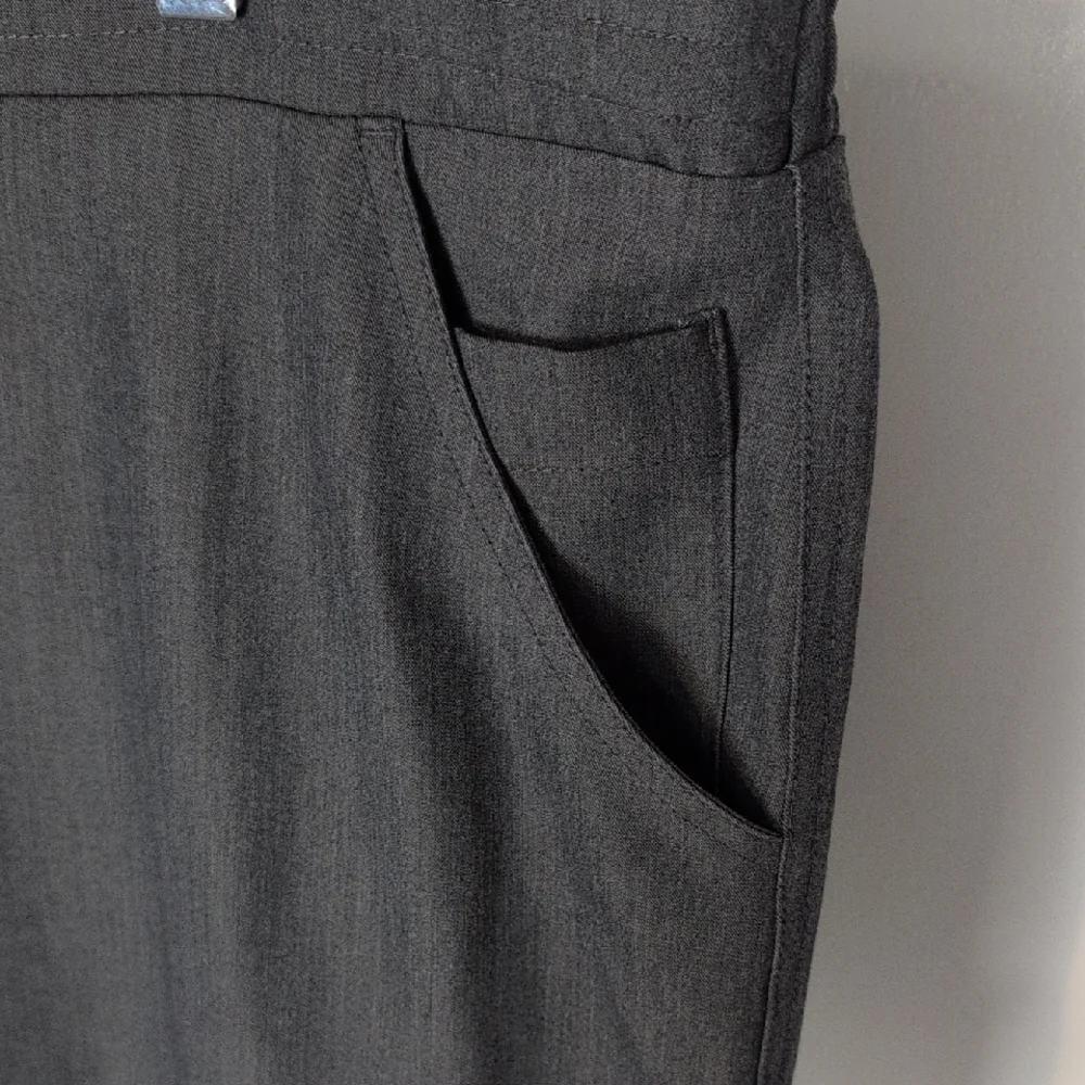Figs Technical Collection Scrub Pants - Picture 3 of 12